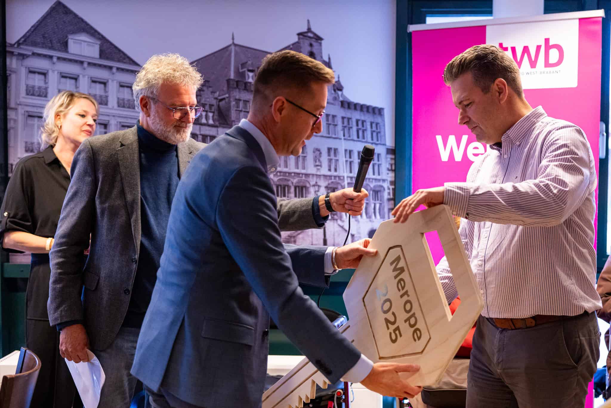 Nieuwe ontmoetingsruimte Zonneplein geopend