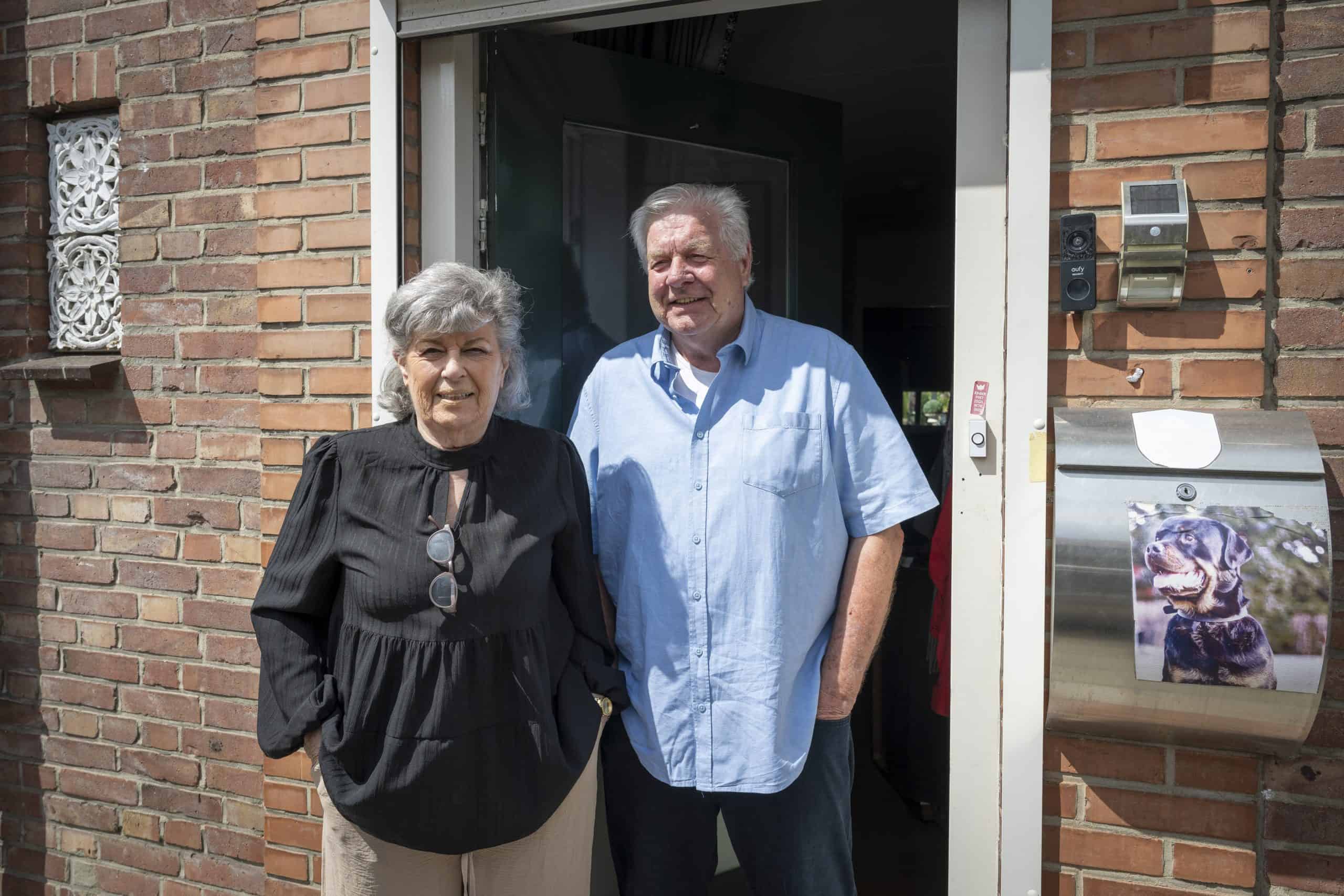 Rob en Helen verhuizen samen met de buren naar Buiten de Veste
